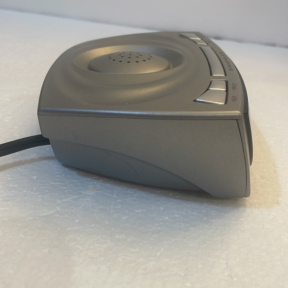 Working Timex LED alarm clock bedside radio T110T plug-in with battery back up - Picture 7 of 10